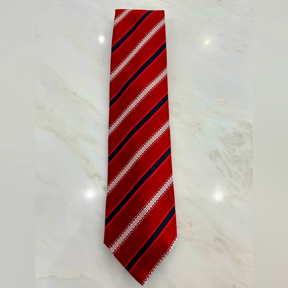 Ermenegildo Zegna tie. Red with gorgeous stripe detailing. Like new !